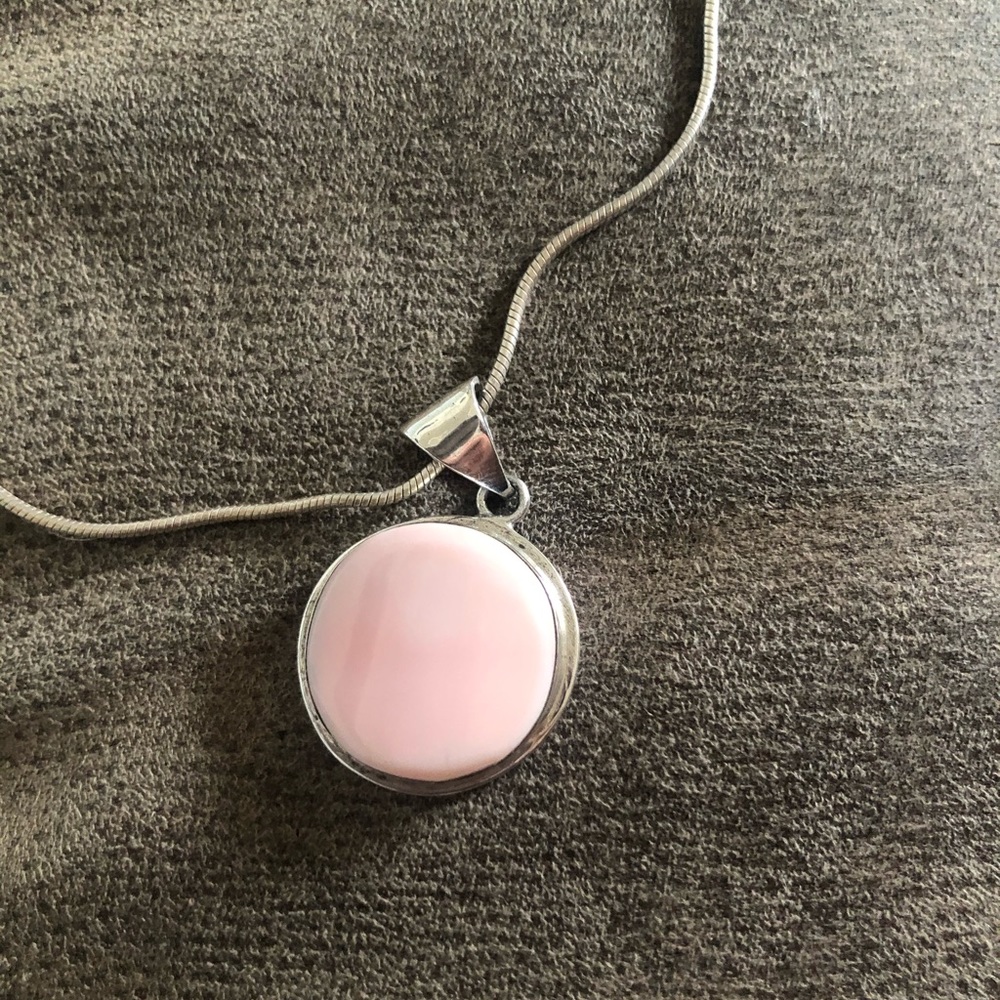 Conch shell pendant
